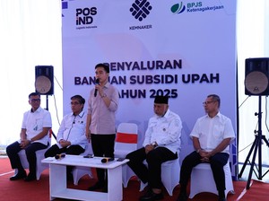 Gibran Tinjau Penyaluran BSU di Kota Padang, Sudah Tersalurkan 94,53%