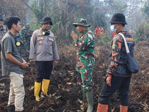 Video: Cerita Prajurit TNI Terkepung Karhutla di Rokan Hilir