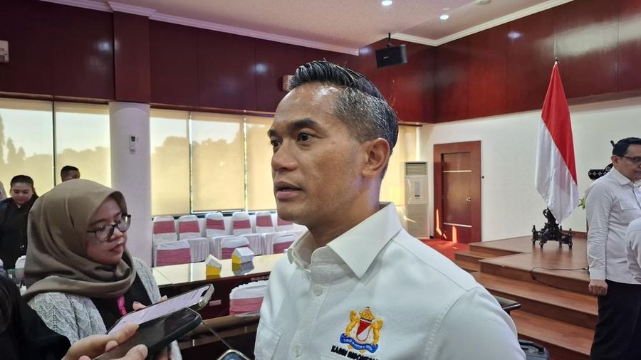 Ketua Umum Kadin Anindya Bakrie usai  Konferensi pers Rapat Koordinasi Kesiapan Retret KADIN Tahun 2025 di Gedung Lemhanas RI, Jumat (1/8/2025). (CNBC Indonesia/Chandra Dwi Pranata)