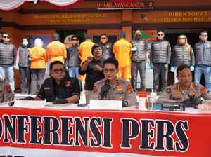 Video: WN Rusia dan Petugas Imigrasi Sekongkol Aniaya-Peras WNA di Bali