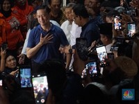 Tom Lembong Resmi Keluar dari Rutan Cipinang, Bebas Kena Abolisi
