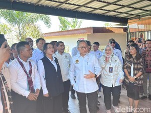 Zulhas Tinjau Koperasi Desa di NTT: Ekonomi Harus Dimulai dari Desa
