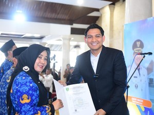 Bupati Indramayu Serahkan 769 SK Pengangkatan PPPK Tahap I
