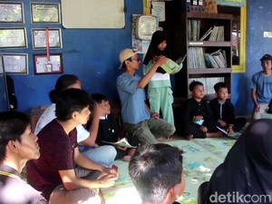 Amben Baca Sumurama, Oase di Tengah Gempuran Gawai