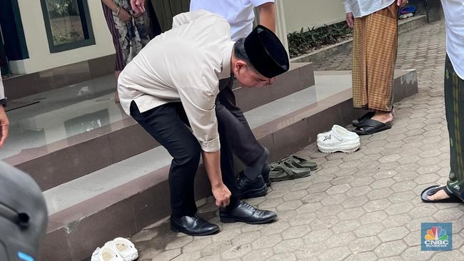 Mengintip Sepatu Favorit Wapres Gibran, Ternyata Made in Bandung