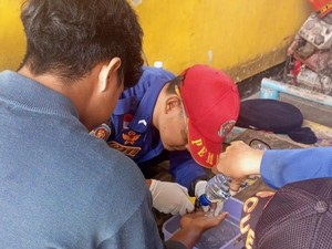 Akhir Pekan Damkar Ciamis: Evakuasi Cincin Nyangkut-Mengantar Orang Sakit
