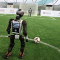 Intip Robot Latihan Sepak Bola Jelang Turnamen Dunia di China