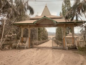 Salah Satu Sekolah Tertua di Flores Timur Rusak Terdampak Erupsi Lewotobi