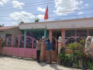 Sambut HUT RI, Polres Dumai Kibarkan Bendera Merah Putih di Rumah Warga