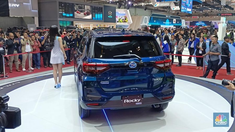 Daihatsu meluncurkan Rocky Hybrid dalam ajang GIIAS 2025 di ICE BSD, Tangerang, Senin (4/8/2025). (CNBC Indonesia/Ferry Sandi)