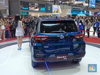 Mobil Hybrid Ini Tahan 34,5 Km/Liter, Laku Segini di GIIAS 2025