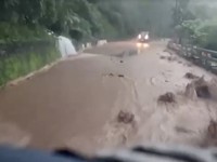 Potret Petaka Hantam Tetangga RI, 4 Orang Tewas & Ribuan Dievakuasi