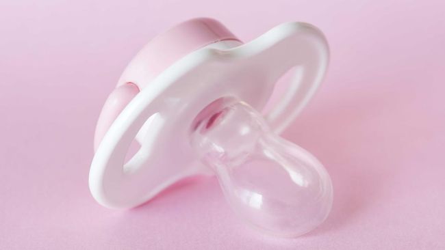 Bayi Dua Tahun Dibawa dalam Koper Hidup-Hidup, Cuma Pakai Popok