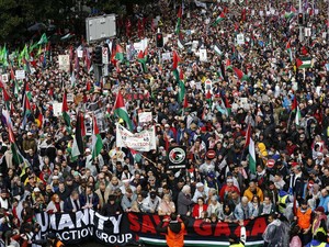 Video Lautan Manusia Unjuk Rasa di Sydney Harbour Bridge: Free Palestina!