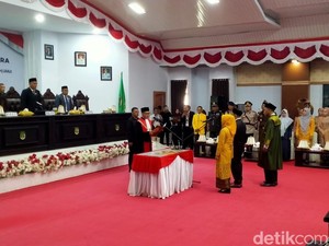 Husain Dilantik Jadi Ketua DPRD Luwu Utara Gantikan Amir Makhmud