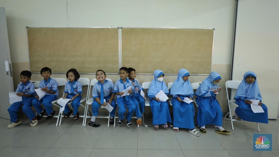 Suasana anak-anak beraktifitas di sekolah Prestasi Global, Pancoran Mas, Depok, Senin (4/8/2025). (CNBC Indonesia/Tri Susilo)