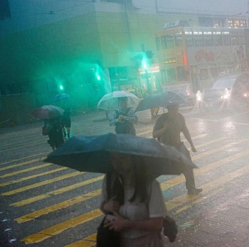 Potret Banjir Bandang Menghantam Pusat Bisnis Asia, Kota Lumpuh