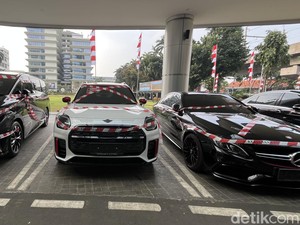 Penampakan Alphard hingga MINI Cooper Riza Chalid yang Disita Kejagung