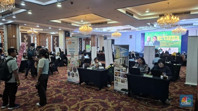 Serbu! 32 Perusahaan Buka Loker Besar-besaran di Gedung Smesco