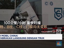 Video: Heboh! Mobil China Diuji Tabrakan Langsung dengan Truk