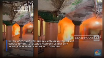 Kereta Komuter di AS Kebakaran, Penumpang Berhamburan