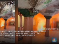 Kereta Komuter di AS Kebakaran, Penumpang Berhamburan