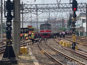 KRL Anjlok di Stasiun Jakarta Kota Sudah Dievakuasi, Perjalanan Kembali Normal
