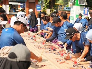 5.000 Orang Membatik Bareng di TMII, Pecahkan Rekor MURI
