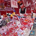 Kipas-Kipas Duit, Pedagang Bendera Ini Sudah Raup Omzet Rp 1,2 Miliar