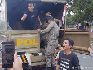 Bupati Pati Naikkan hingga PBB 250%, Warga Demo