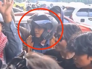 Pemotor di Makassar Nyaris Diamuk Massa gegara Terobos Demo Tutup Jalan