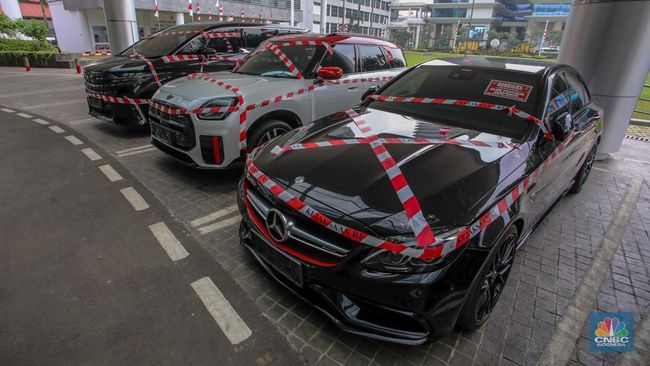 Kejagung Sita Aset 5 Mobil Riza Chalid: Alphard-Mercy!