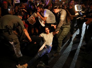 Video: Demo Tuntut Akhiri Perang Gaza Berujung Ricuh di Tel Aviv Israel