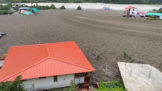 Banjir Bandang dan Longsor Hantam India, 14 Orang Hilang-Rumah Hancur