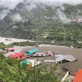 Banjir bandang dan tanah longsor melanda Desa Dharali di negara bagian Uttarakhand, Himalaya, India utara, pada Selasa (5/8/2025). (via REUTERS/Indo-Tibetan Border Police)