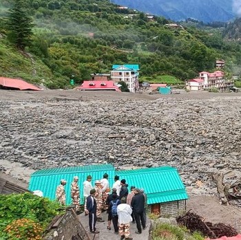 Banjir dan Longsor Terjang Himalaya, 4 Tewas dan Puluhan Hilang