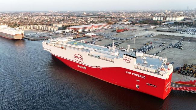 Pelindo Layani Kapal Pengangkut Mobil Listrik BYD Kapasitas 7.000 Unit
