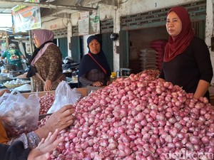 Jelang Idul Adha, Harga Cabai Merah dan Bawang Merah Meroket