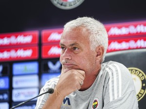 Mantan Pemainnya Meninggal Dunia, Mourinho Menangis