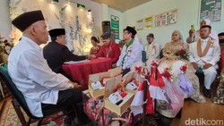 Uniknya Nikah Massal di Bantul, Rampung Akad Langsung Lomba 17-an