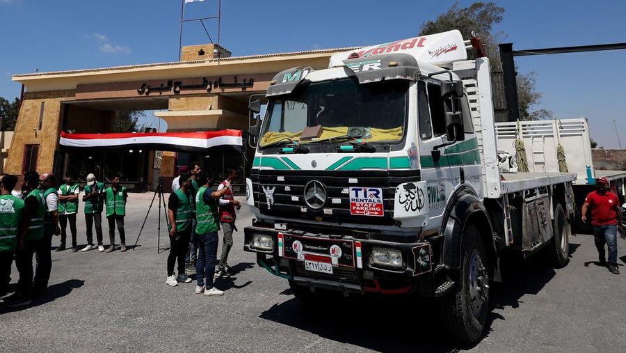 Organisasi kesehatan dunia WHO pada Selasa, 5 Agustus 2025, merilis catatan bantuan yang berhasil mereka kirimkan untuk Gaza dengan membawa 36 truk berisi pasokan medis ke gudang Gaza sejak 1 Agustus 2025. (REUTERS/Amr Abdallah Dalsh)