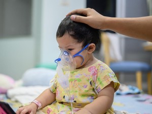 Studi: Polusi Udara Bisa Memperlambat Perkembangan Otak Bayi yang Baru Lahir