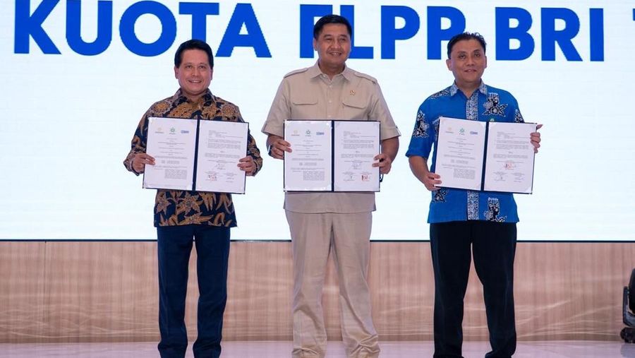 Penandatanganan MoU Kuota Penyaluran dan Akad Massal 1.000 Nasabah KPR Subsidi yang berlangsung di Menara BRILiaN, Jakarta, Selasa (5/8/2025). Kegiatan ini dihadiri oleh Menteri Perumahan dan Kawasan Permukiman (PKP) Maruarar Sirait, Direktur Utama Hery Gunardi serta Komisioner BP Tapera Heru Pudyo Nugroho.