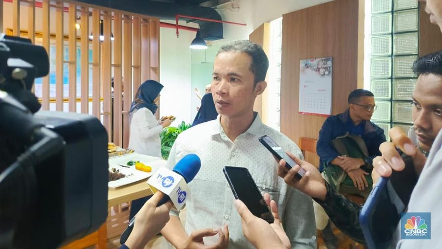 Peneliti Pusat Riset Kebencanaan Geologi, Kebumian dan Maritim, Purna Sulastya Putra. (CNBC Indonesia/Fakhriansyah)