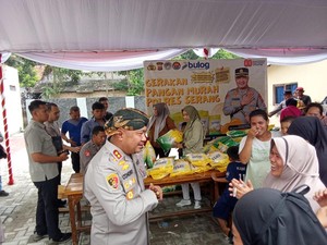 Stabilkan Harga Beras, Polres Serang Gelar Pasar Murah Bareng Bulog