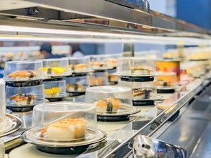 Conveyor Belt Sushi Jadi Tren, Ini Sosok Chef Pencetusnya
