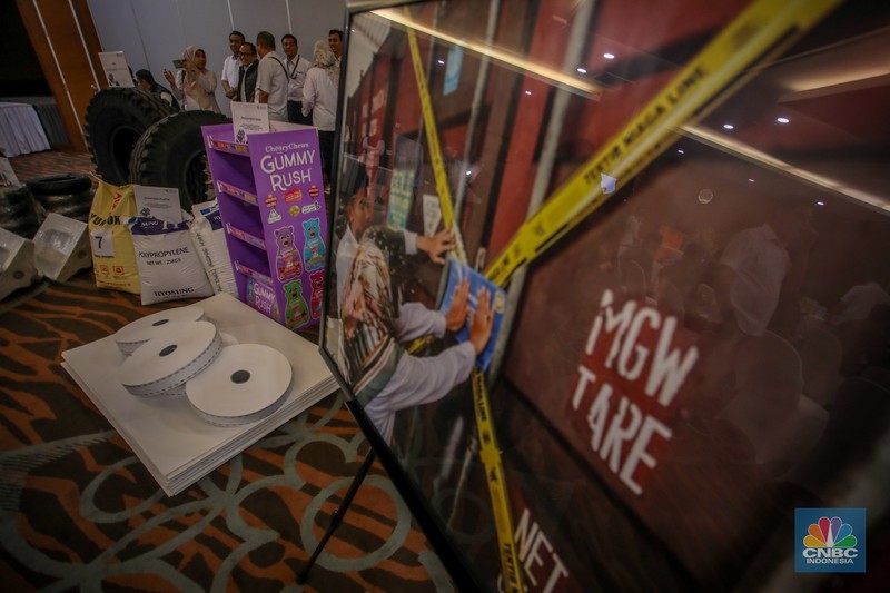 Sejumlah barang sitaan ditampilkan saat Ekspose Barang Hasil Pengawasan di Auditorium Kementerian Perdagangan, Jakarta, Rabu (6/8/2025). (CNBC Indonesia/Faisal Rahman) Sejumlah barang sitaan ditampilkan saat Ekspose Barang Hasil Pengawasan di Auditorium Kementerian Perdagangan, Jakarta, Rabu (6/8/2025). (CNBC Indonesia/Faisal Rahman)