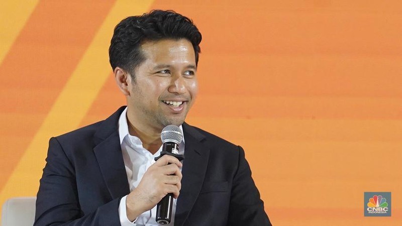 Anggota Dewan Komisioner LPS Bidang Program Penjaminan Simpanan Dan Resolusi Bank, Didik Madiyono menyampaikan paparan dalam acara LPS Financial Festival 2025 di Dyandra Convention Center, Surabaya, Jawa Timur, Rabu (6/8/2025). (CNBC Indonesia/Tias Budiarto)