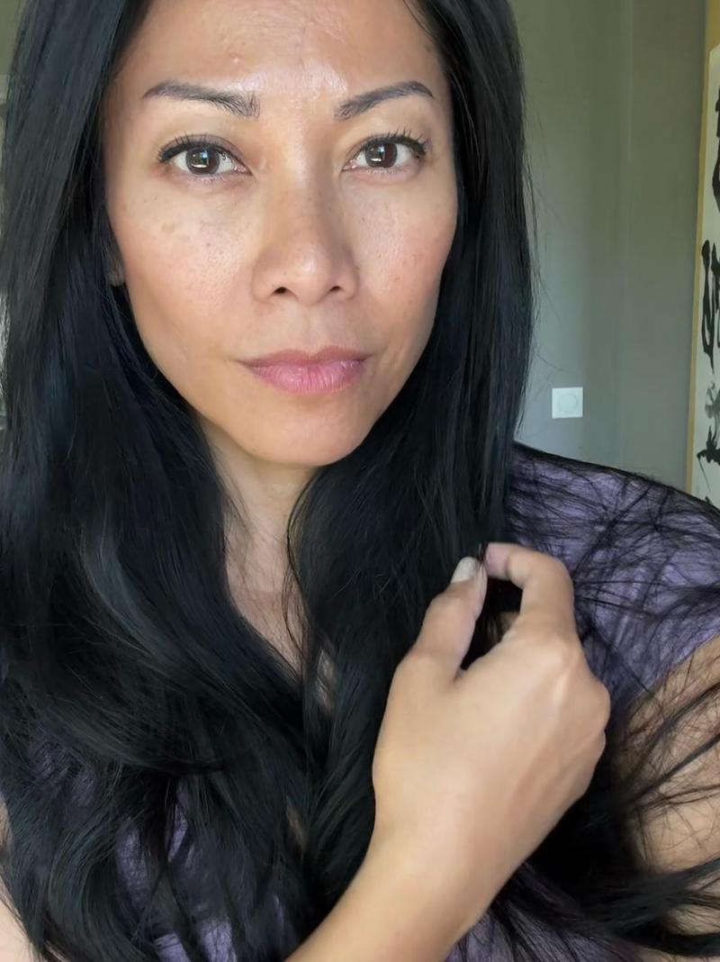 Tanpa Botox, Begini Penampakan Kulit Anggun C. Sasmi di Usia 51