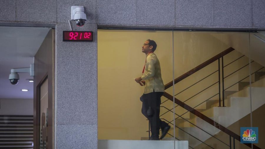 Mantan Mendikbudristek Nadiem Makarim tiba di Gedung Merah Putih KPK, Jakarta, Kamis (7/8/2025). (CNBC Indonesia/Faisal Rahman)